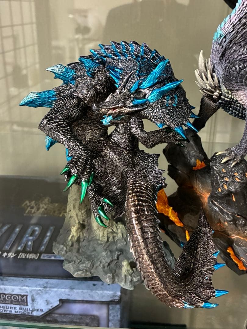 塗装済み　クリエイターズモデルラギアクルス希少種 クリエイターズモデル】ラギアクルス希少種 モンスターハンター 塗装