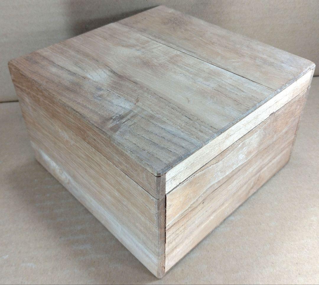 【本物保証】金城次郎 魚紋マカイ(壷屋焼 魚紋茶碗）共箱 栞 美品 やちむん