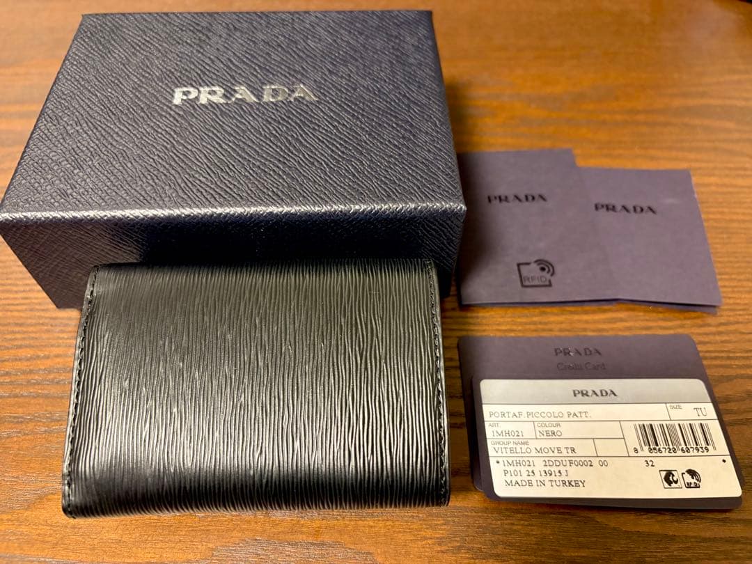 新品】PRADAミニ財布 RFID 三つ折り財布 トライアングル 1MH021