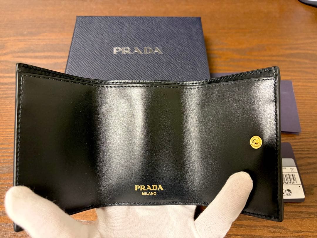 新品】PRADAミニ財布 RFID 三つ折り財布 トライアングル 1MH021