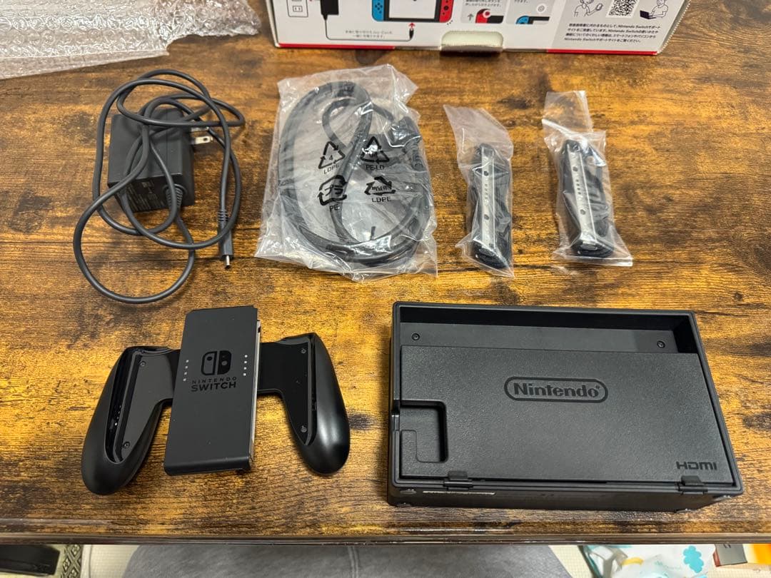 中古Nintendo Switch 本体箱付きSDカード