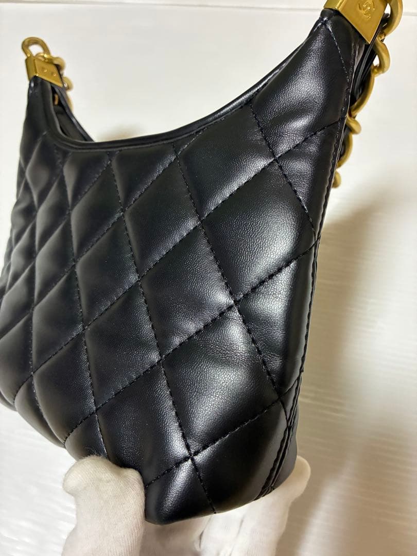 CHANEL シャネル　ノベルティ　バッグ　ブラック　ゴールドチェーン