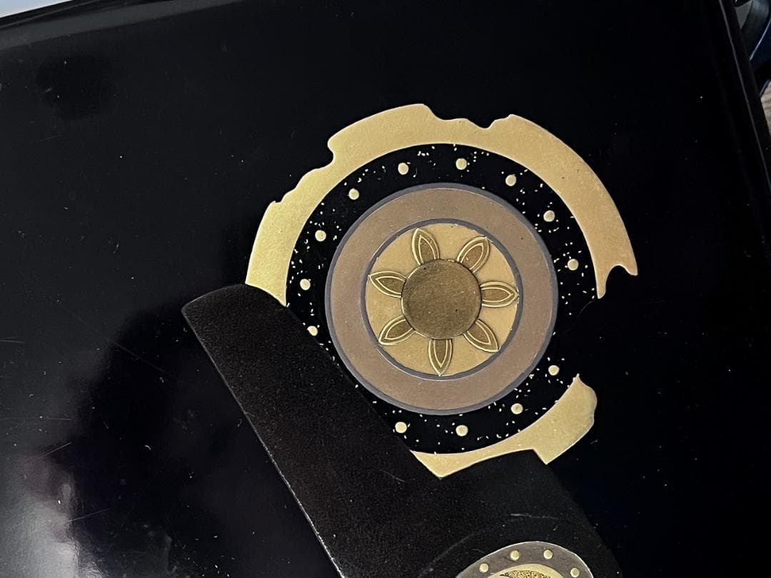 漆器 文箱 金蒔絵硯箱　瓦模様　桐紋　水滴　筆付き 黒 金色装飾 伝統デザイン