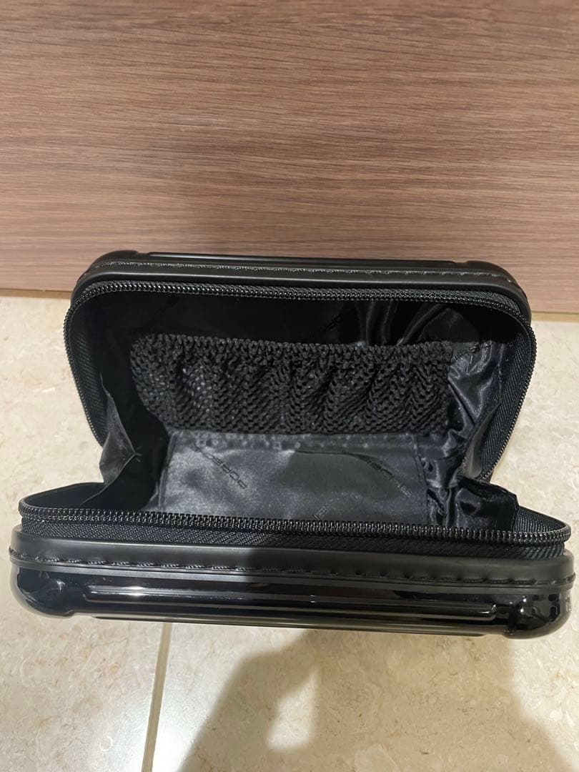 希少 コラボ RIMOWA×PORSCHE アメニティケース