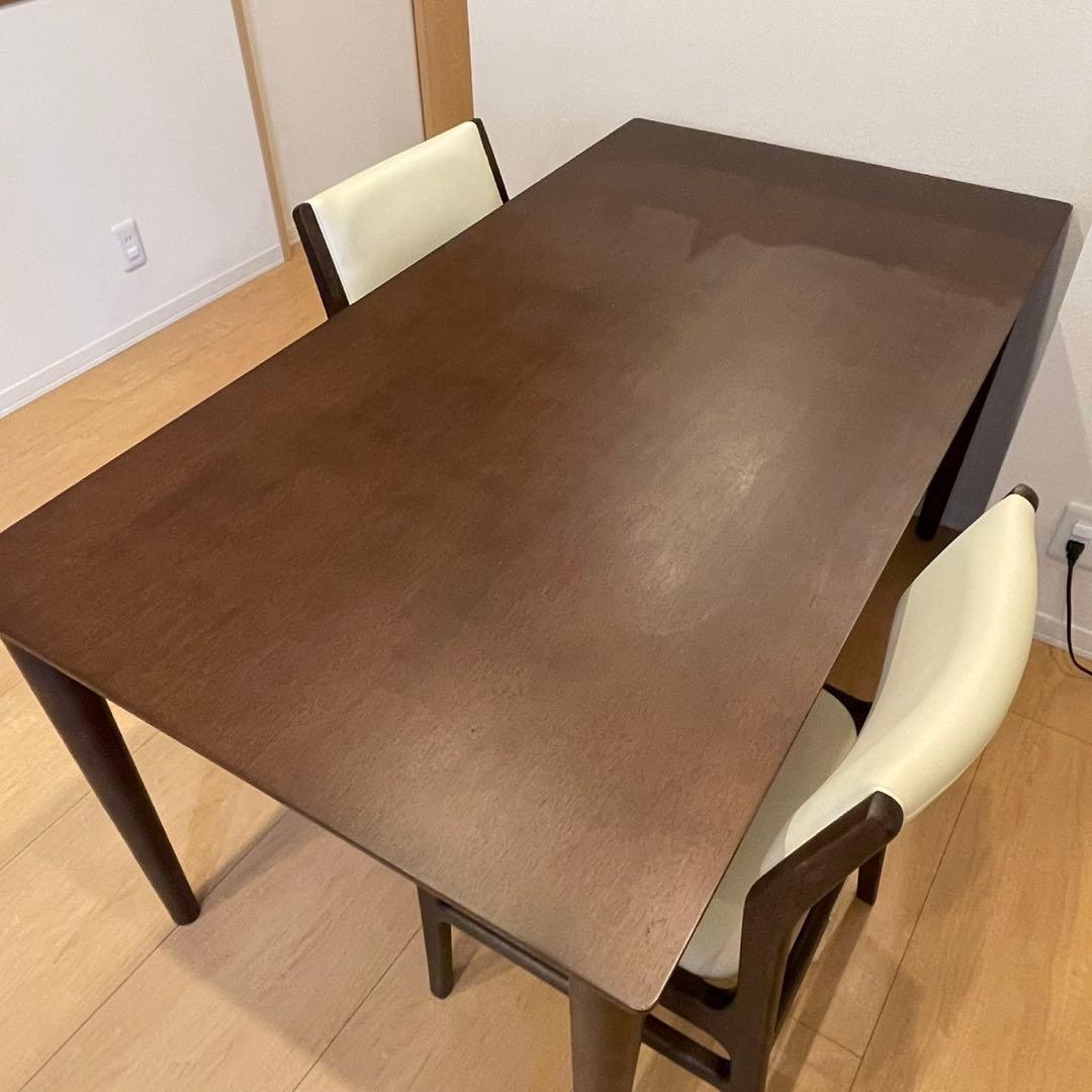 カリモク60 ダイニングテーブル　椅子含まず、送料込み