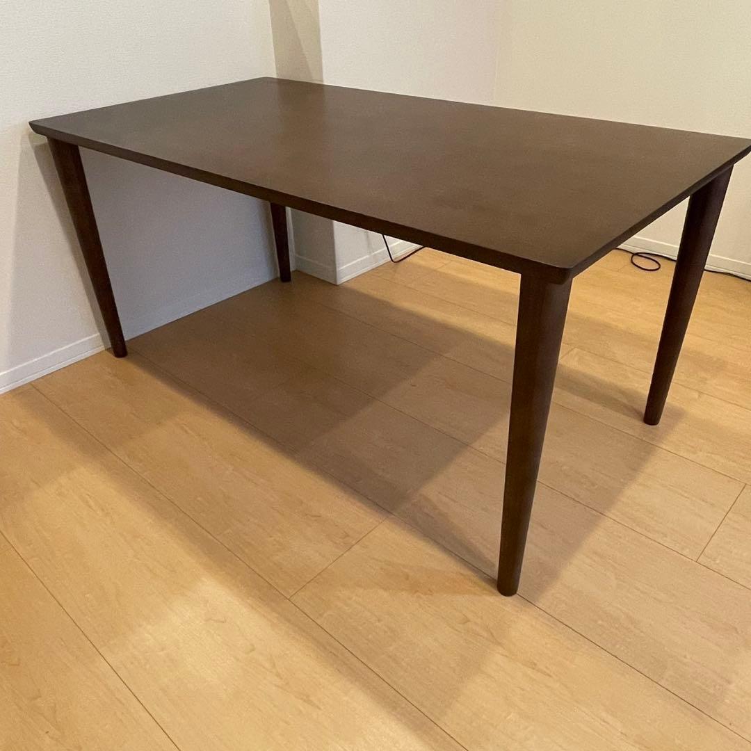 カリモク60 ダイニングテーブル　椅子含まず、送料込み