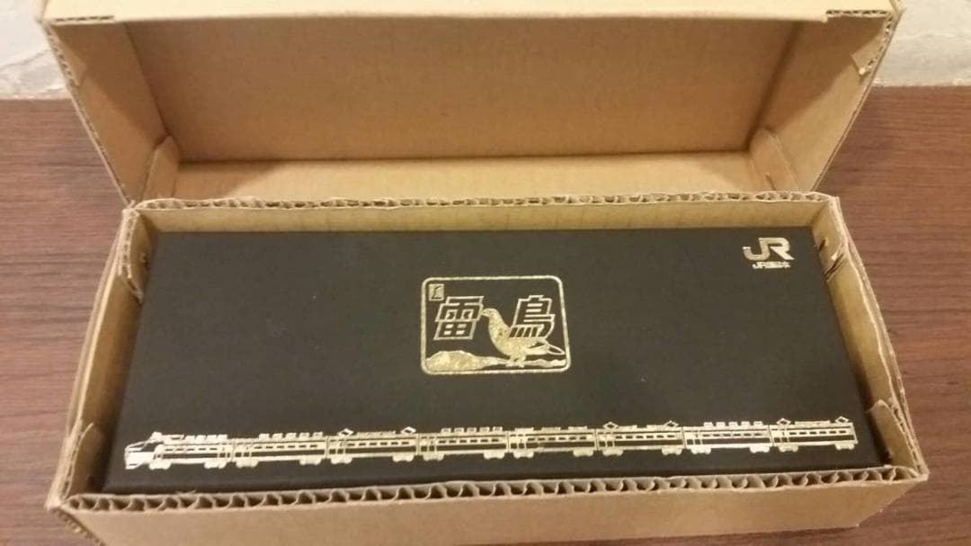 激レア・限定100個・雷鳥ピンバッジ３種コンプ・特製ピンバッジコレクションケース