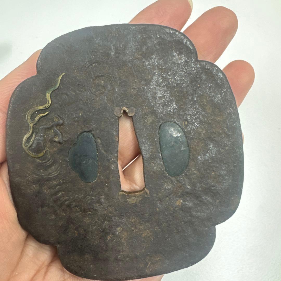 刀装具　龍模様の鍔