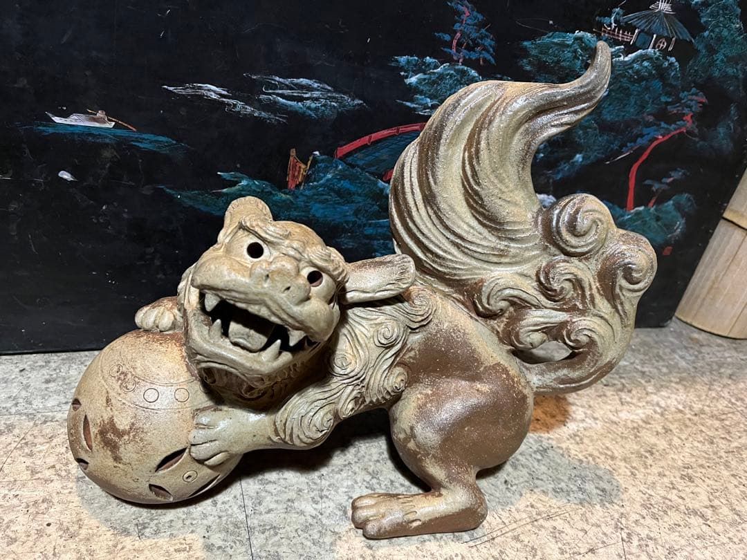備前焼 獅子 大黒様 【備前焼】 獅子の置物 口の中には縁起の良い大黒様