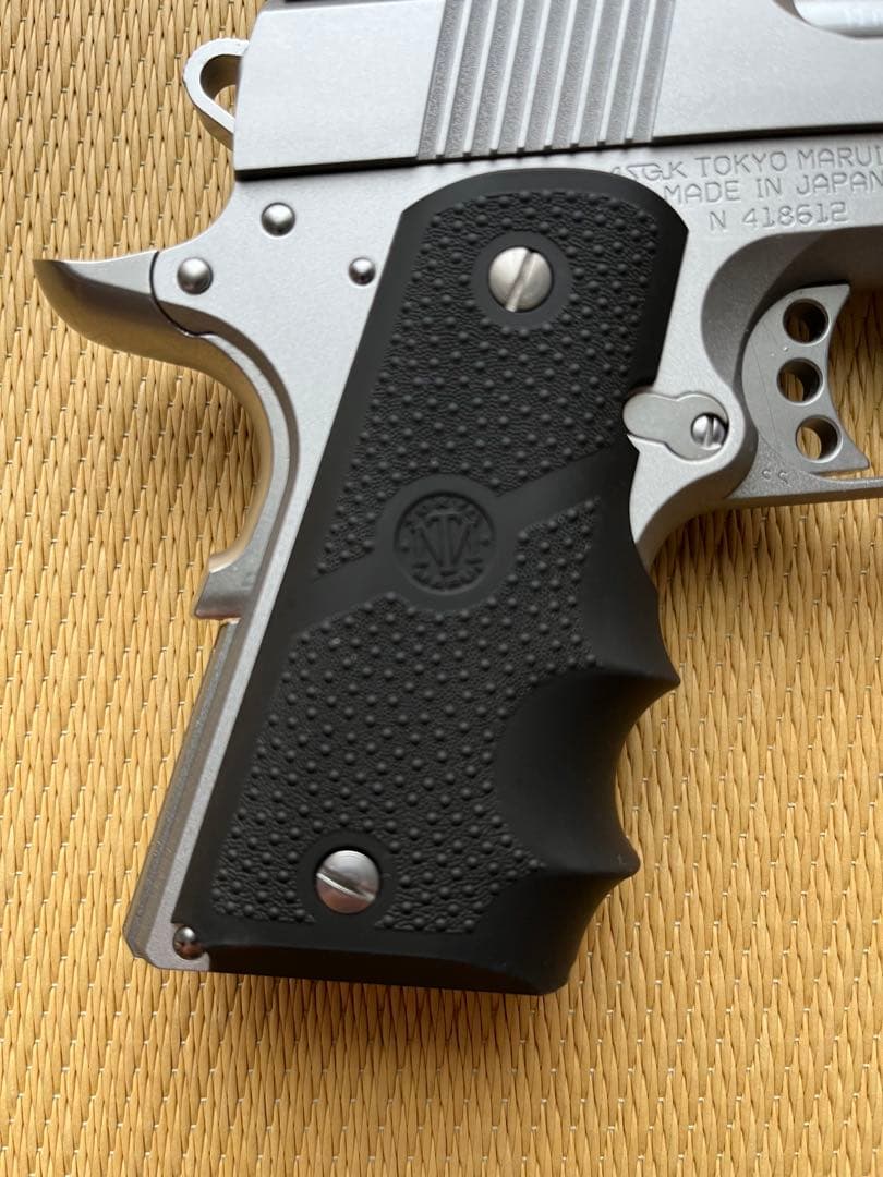 東京マルイV10ウルトラコンパクト