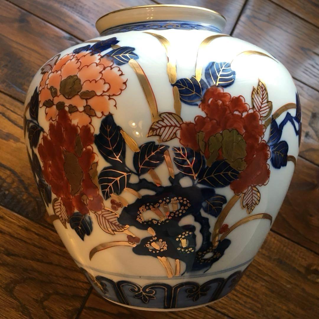 美品！経年70年以上 有田焼 染錦 牡丹 金彩 花入 花器 壺 飾壺 骨董品 九谷焼 光崖作 金彩牡丹図 飾壺 花瓶 高級陶磁器 黒塗り台座付き