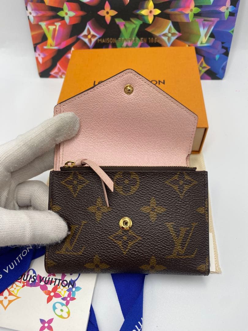 ルイヴィトン ヴィクトリーヌ モノグラム 三つ折り財布 - メルカリ