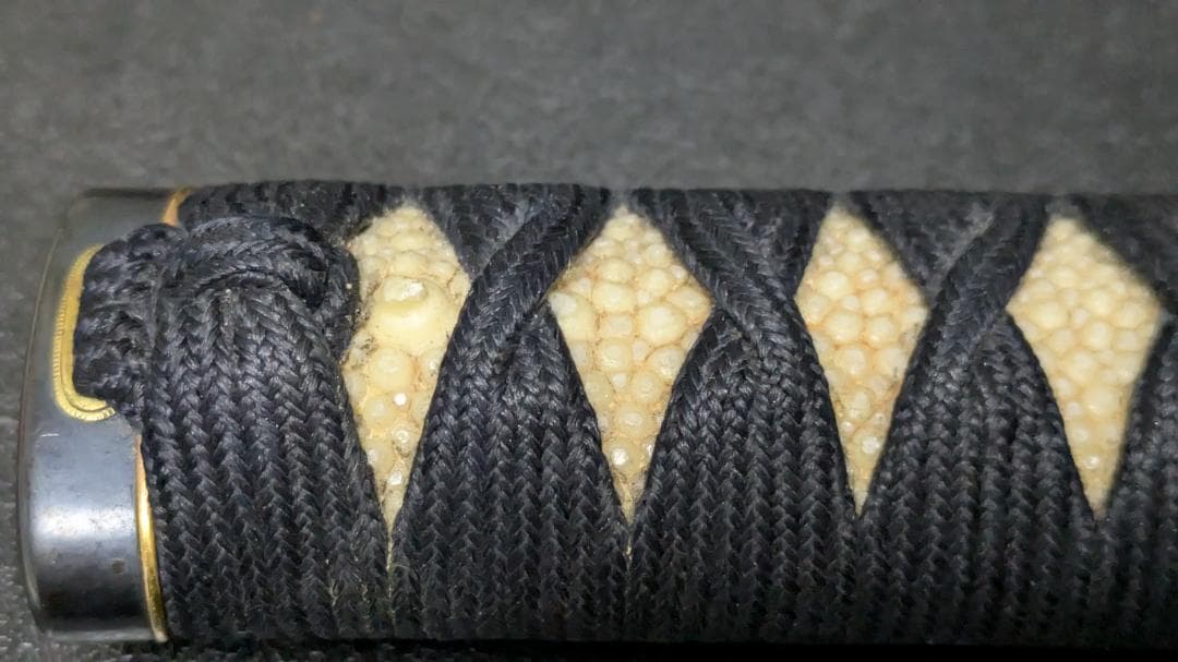 ス*ン様 日本刀、居合刀、脇差、拵え 江戸兎 ウサギ 目貫 の正絹黒色 柄前長１