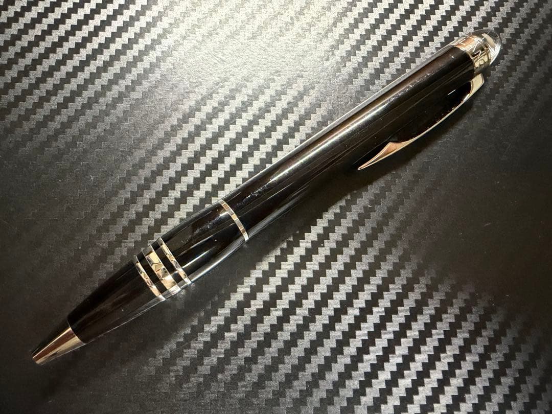 モンブラン 未使用に近い ボールペン スターウォーカー レジン