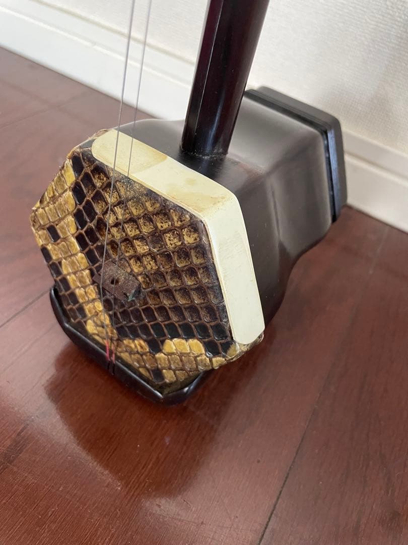 紅*ご様 二胡 木製 蛇皮 赤いケース付き