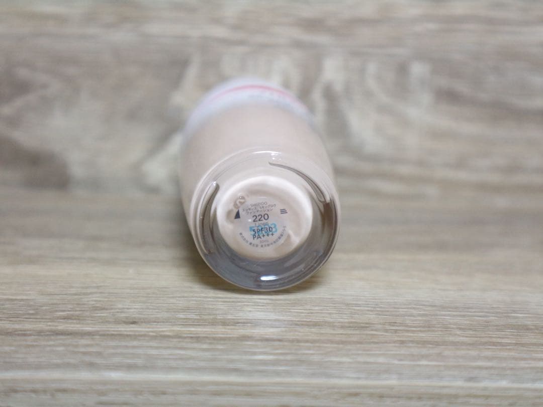 ファンデーション SHISEIDO REVITALESSENCE SKIN GLOW Linen