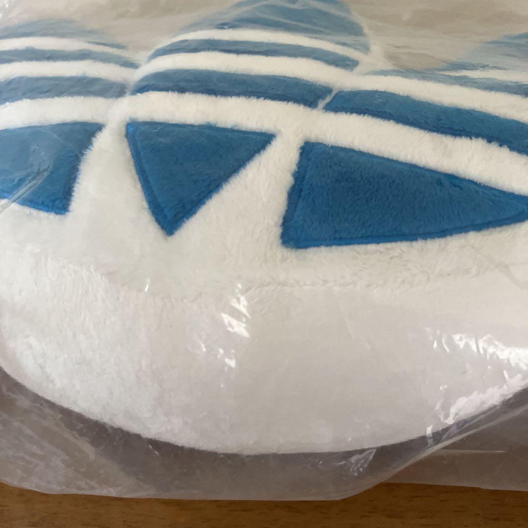 アディダス　オリジナルス　クッション　ノベルティ