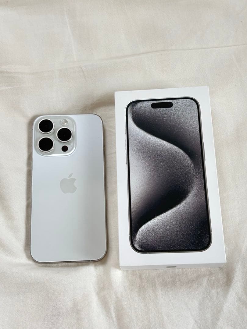 iPhone 15 Pro 256gb ホワイトチタニウム本体 バッテリー89%