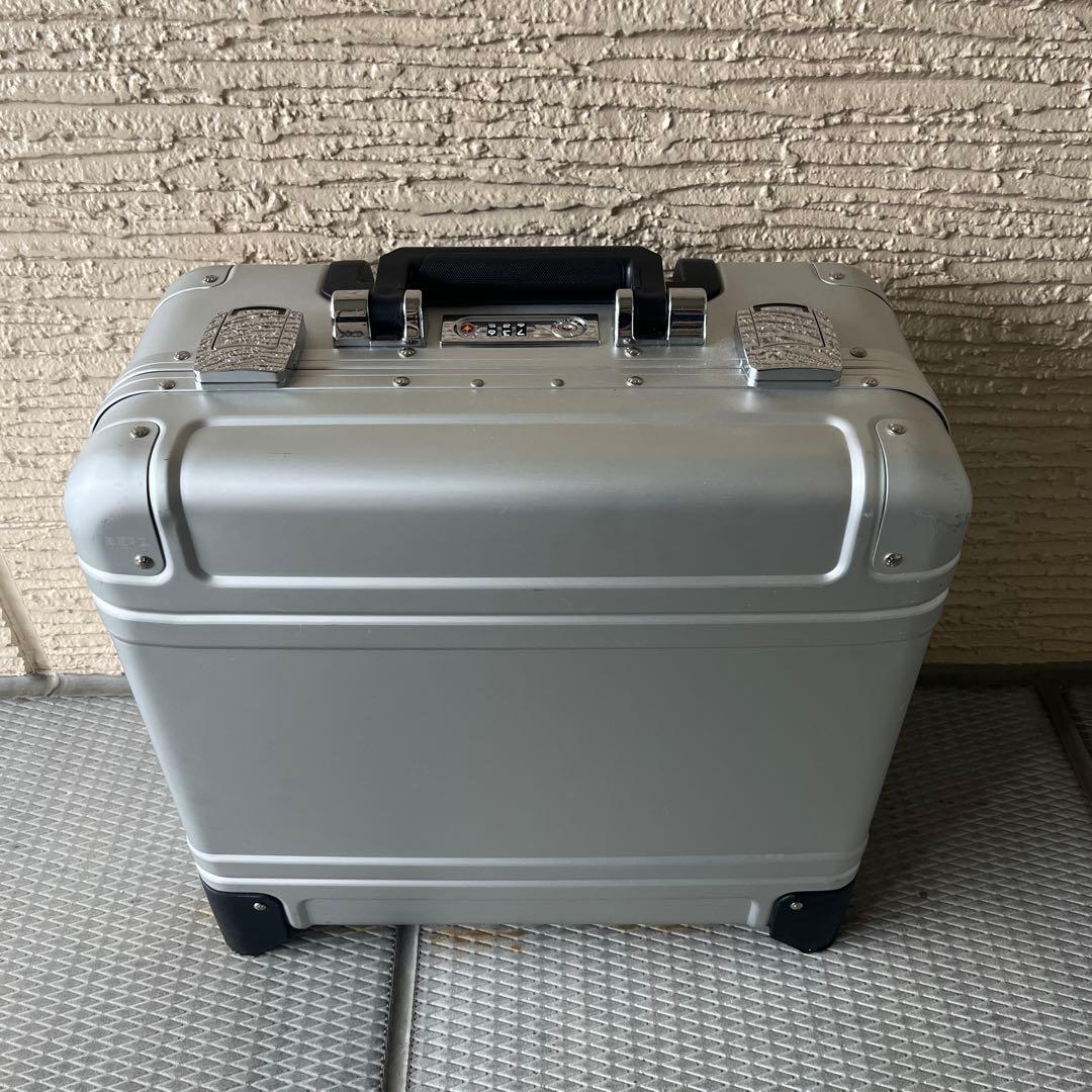 ゼロハリバートン　スーツケース 楽天市場】【セール30%OFF】 ノベルティ付 ゼロハリバートン スーツ