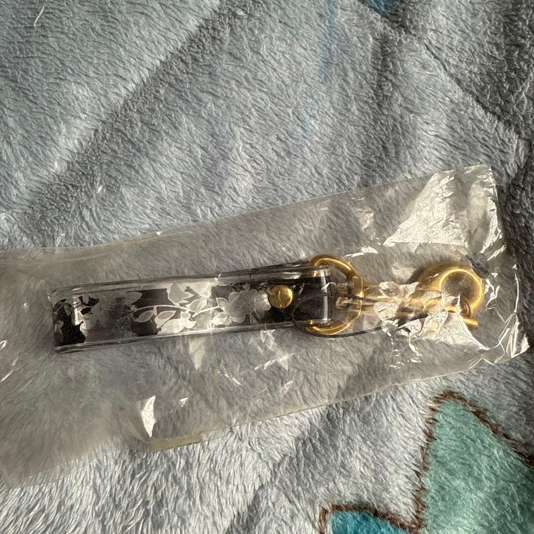 椿屋四重奏キーホルダー 黒と金