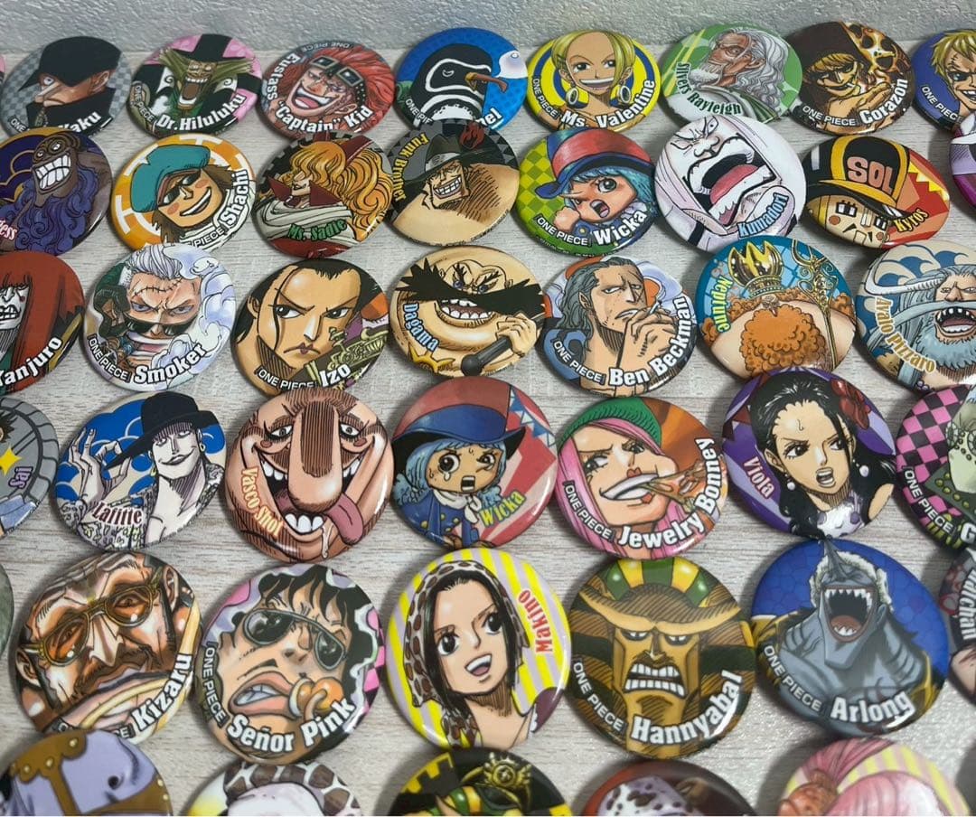 ナツコミ　缶バッジ　ワンピース　大量　約229個