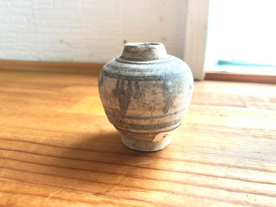 タイ・骨董・出土品】宋胡録（スンコロク）白釉斑紋小壺（1301年~1600