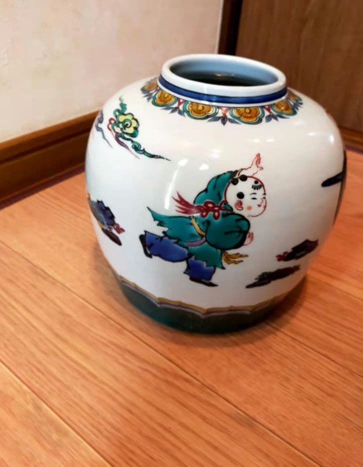九谷焼　中島珠光作　色絵布袋の図　花瓶