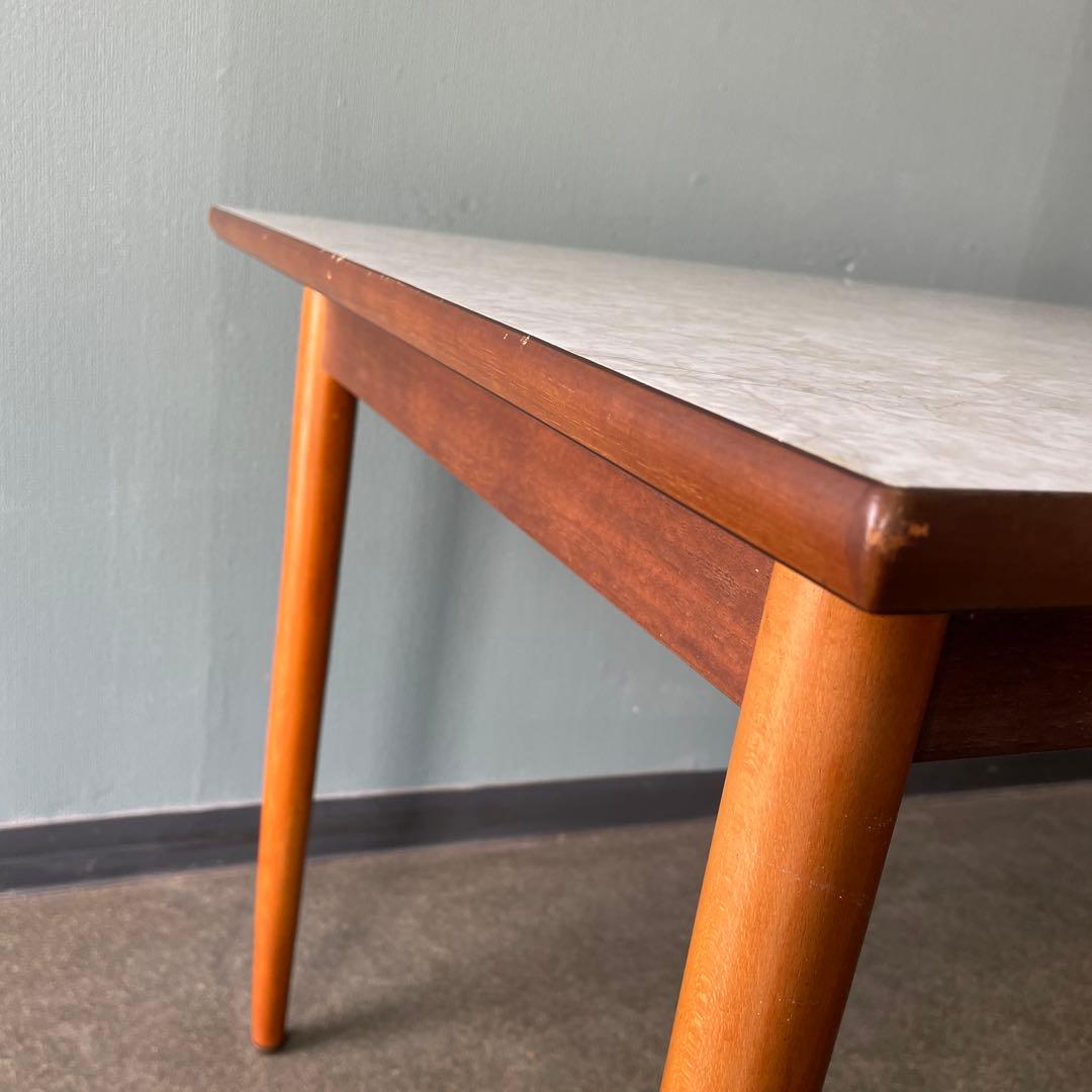 昭和レトロ　ミッドセンチュリー　北欧ヴィンテージ風　ダイニングテーブル　大理石風