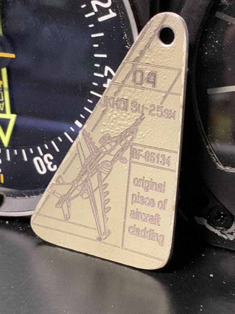 ロシア空軍 攻撃機 Su-25 SM フロッグフット キーホルダー タグ 実機