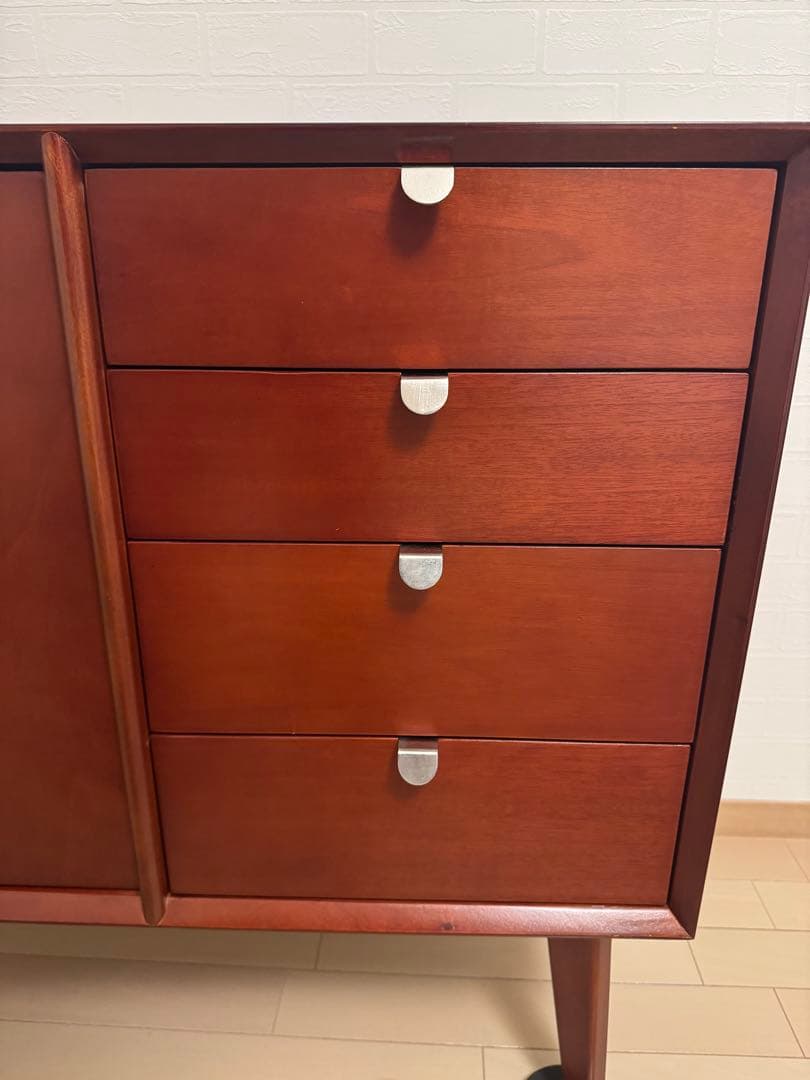 北欧風リビングキャビネット 引き出し 扉付き 脚付き 幅110マホガニー