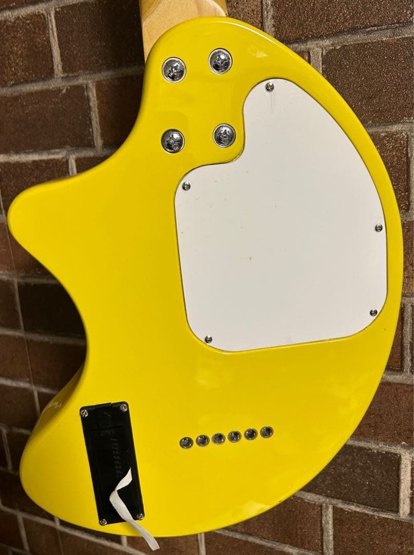 美品フェルナンデス ZO-3ギター イエロー、メトロノーム機能付きチューナー等