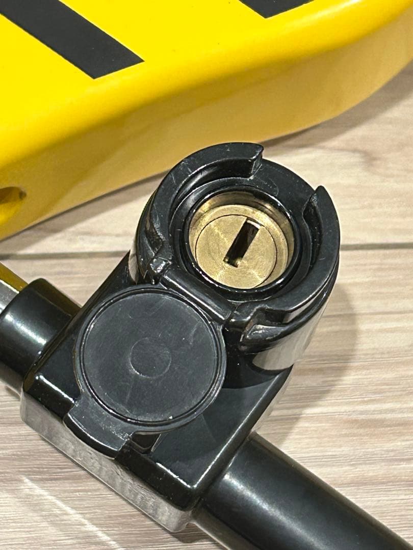 HORNET タイヤロック 鍵付き 防犯ステッカー付き