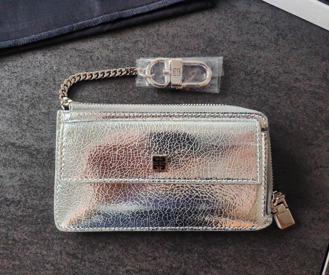 GIVENCHY 4G ジップ付きカードホルダー(ミニ財布)