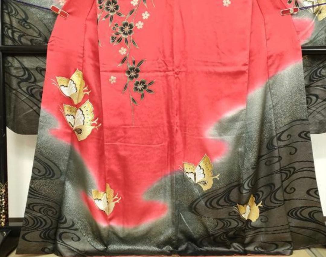 振袖 フルセット6点サイズM〜L赤黒蝶模様 金駒刺繍 正絹