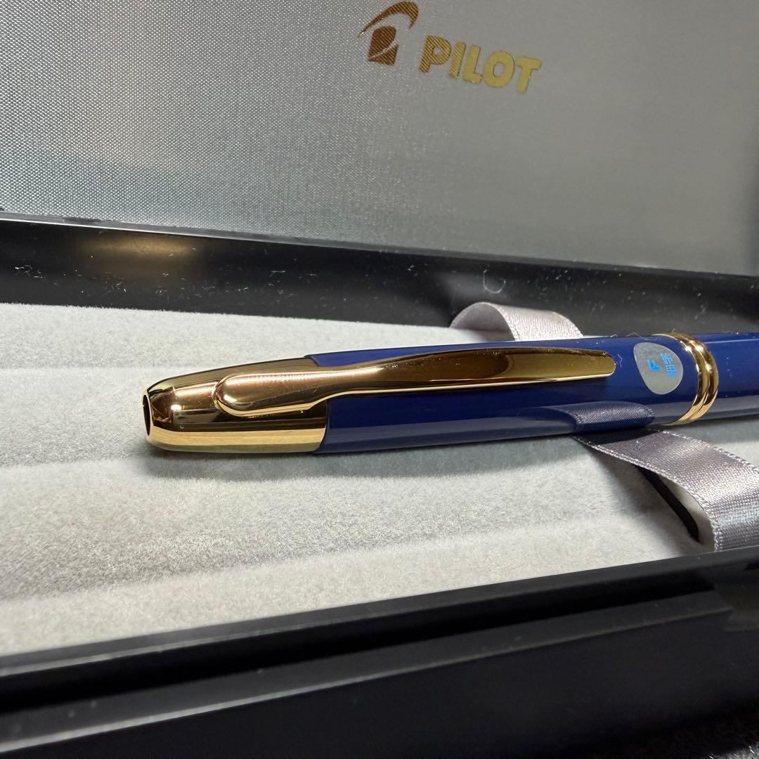 パイロット万年筆 キャップレス Caples 細字 F