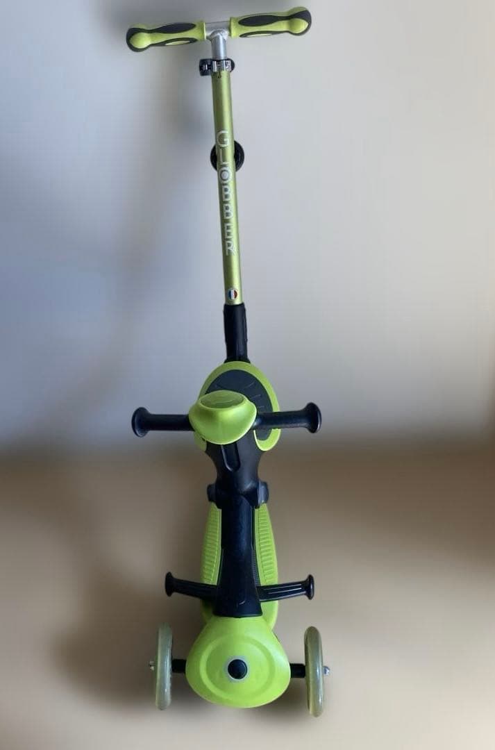 GLOBBER 調整可能な三輪車 イエローグリーン