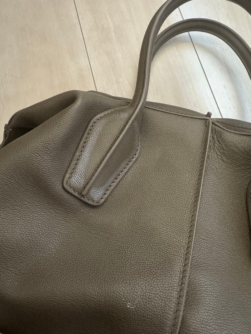 【TOD's】最終お値下げ本日限りオリーブグリーン レザートートバッグMサイズ