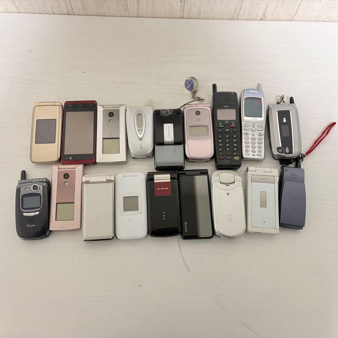 ガラケー 18台まとめ売り ジャンク - メルカリ