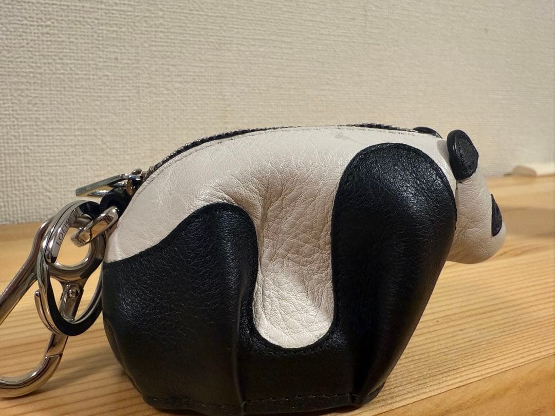 (週末セール)ロエベパンダパース ケース レザー ブラック ホワイト