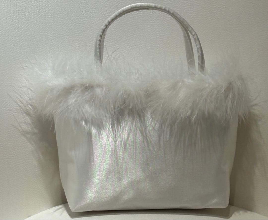 25周年記念 キティ スワン バッグ & Sanrio x資生堂 コスメセット