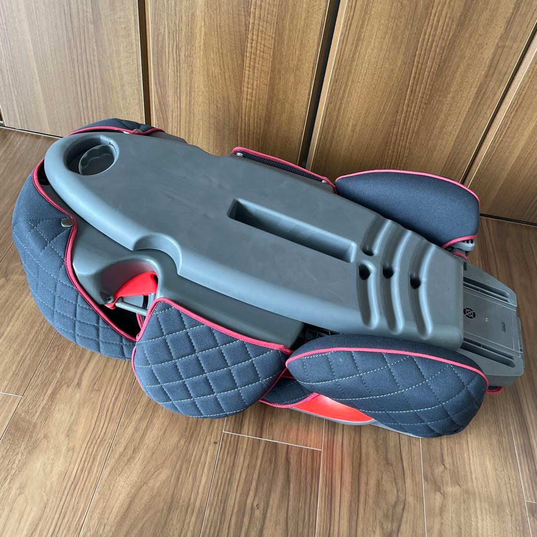 Lexus ジュニアシート 黒と赤