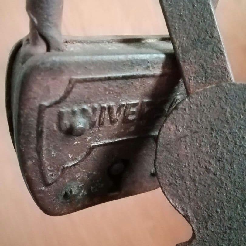 オブジェ　ディスプレイ　A.CEEN　アイアンキャスト　インダストリアルデザイン