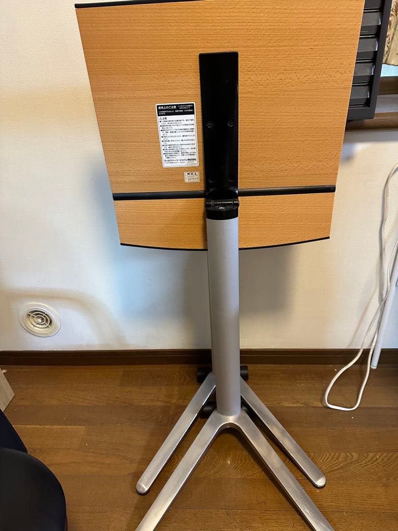 ウィルクハーン サイドテーブル2個セット 会議 テーブル サイズ