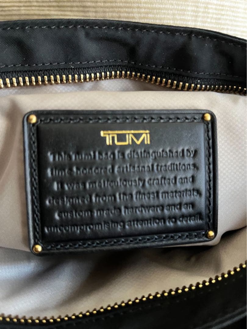 TUMI ブラック ショルダーバッグ 中型