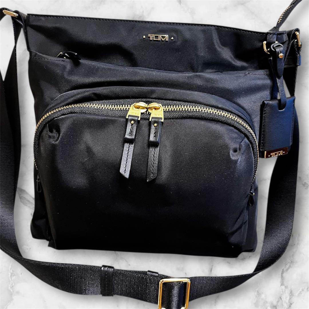TUMI ブラック ショルダーバッグ 中型