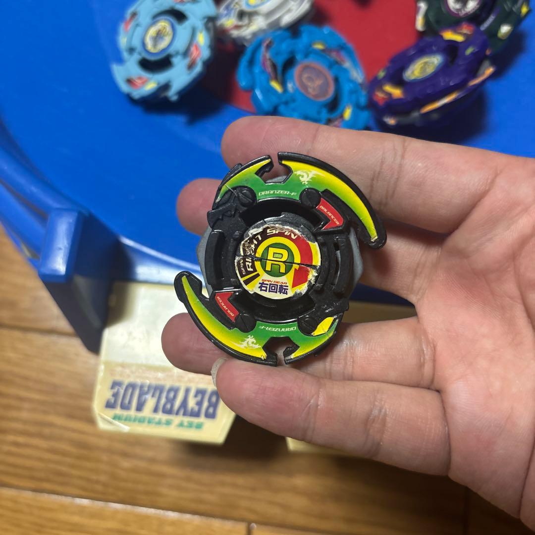 ベイブレード　スタジアム＋ベイ10個セット【ブラックドランザーチップなし】