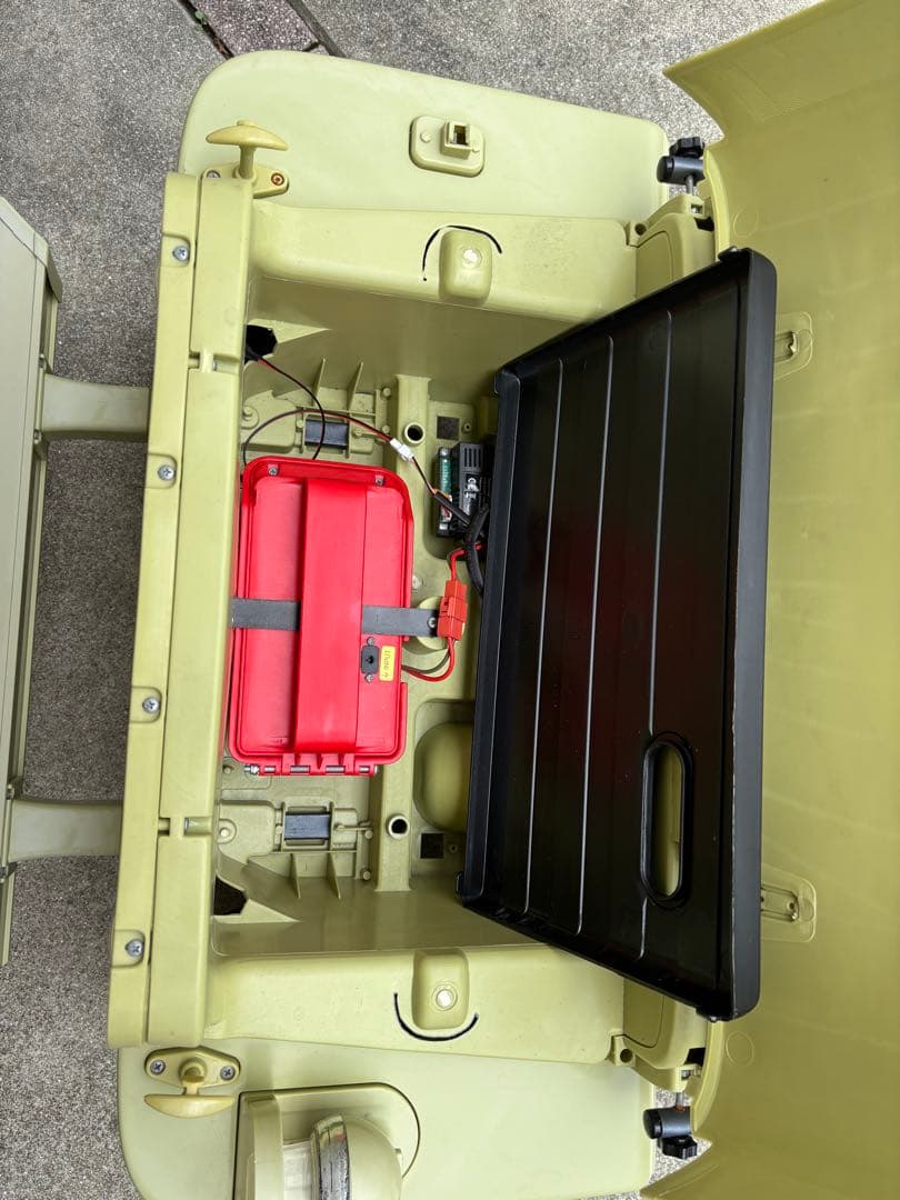 【大阪府引取限定】子ども用 電動乗用玩具 ミリタリー風トラック