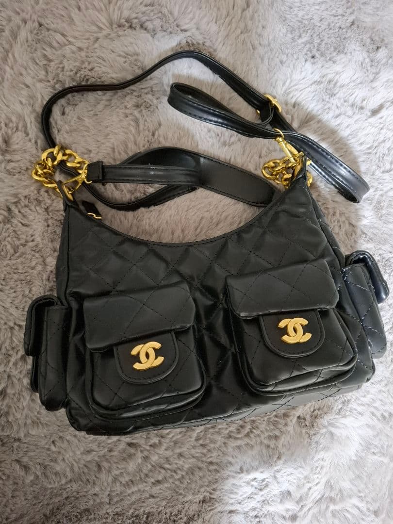 CHANEL 黒 レザー ショルダーバッグ