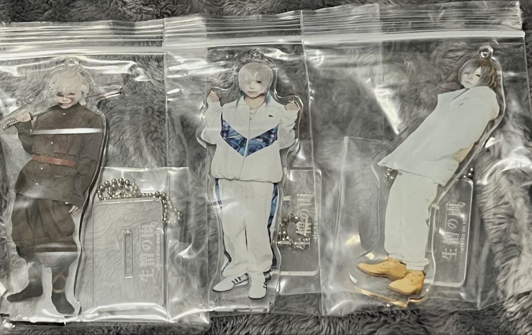 生憎の雨。 魔喪 アクスタ 3種セット R指定 マモ アクキー mamo V系 R指定 グッズ 生憎の雨。 魔喪 マモ Z 楓 七星 宏崇 アクキー R