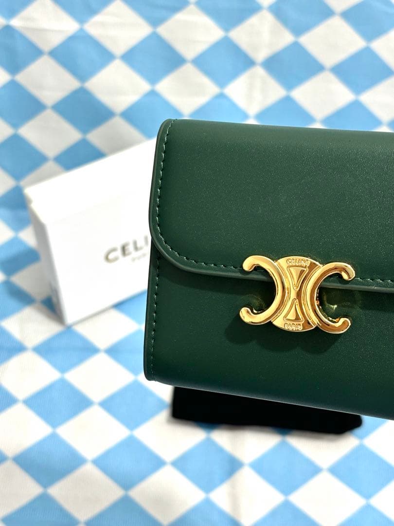 大歓迎 CELINE セリーヌ トリオンフ 財布 三つ折り財布 グリーン 濃い緑